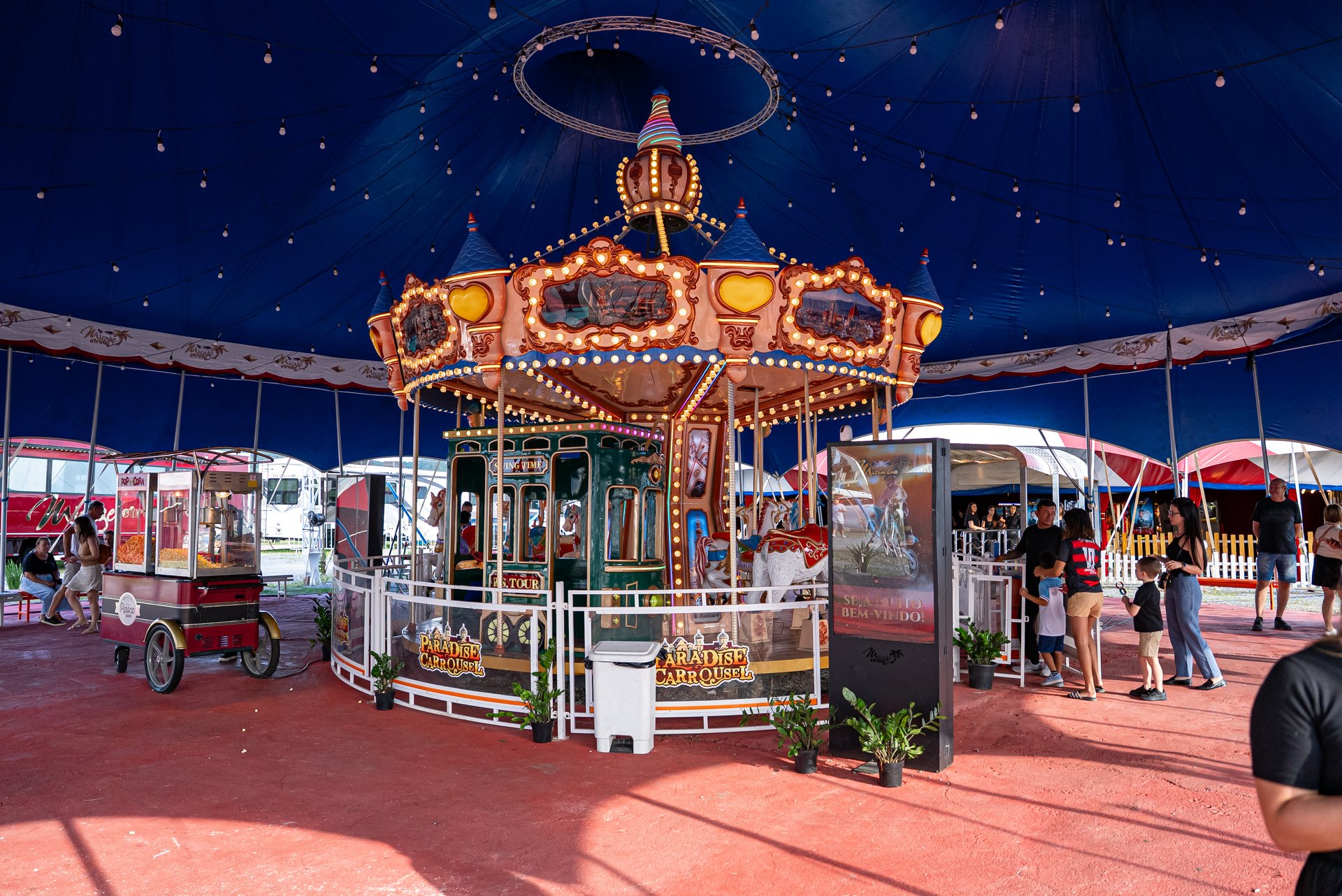 Carrossel Paradise Carrousel na praça de alimentação